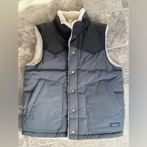 NWOT Patagonia reversible sherpa bivy vest.
